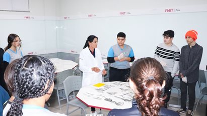 Colégio Genesis realiza visita guiada no campus da FMIT | Afya