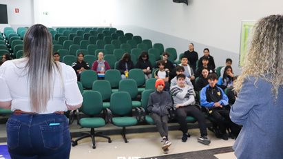 Colégio Genesis realiza visita guiada no campus da FMIT | Afya