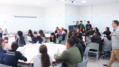 Turmas do Ensino Médio do Colégio Major João Pereira visitam a FMIT