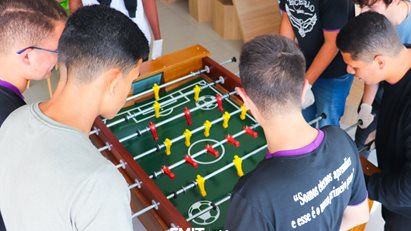 Turmas do Ensino Médio do Colégio Major João Pereira visitam a FMIT