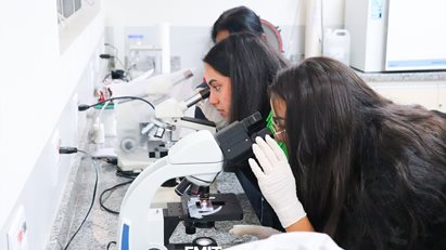 Turmas do Ensino Médio do Colégio Major João Pereira visitam a FMIT