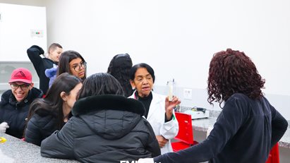 Turmas do Ensino Médio do Colégio Major João Pereira visitam a FMIT