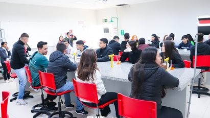 Turmas do Ensino Médio do Colégio Major João Pereira visitam a FMIT