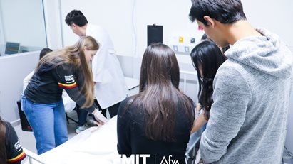 Ensino Médio do Colégio Sagrado Coração de Jesus visita a FMIT