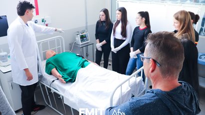Ensino Médio do Colégio Sagrado Coração de Jesus visita a FMIT
