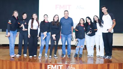 Ensino Médio do Colégio Sagrado Coração de Jesus visita a FMIT