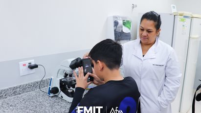 Instituto Mário Brangança realiza uma visita a nossos laboratórios