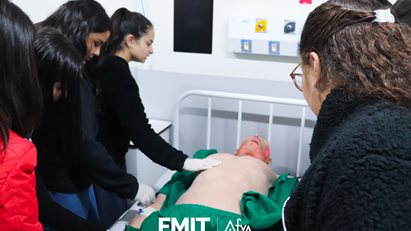 Instituto Mário Brangança realiza uma visita a nossos laboratórios