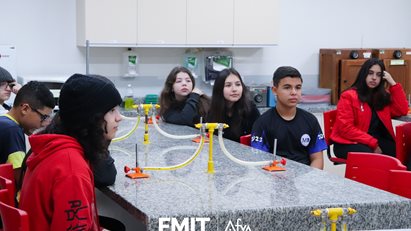 Instituto Mário Brangança realiza uma visita a nossos laboratórios