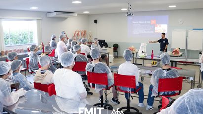 Colégio Anglo realiza visita-guiada em nossa Unidade