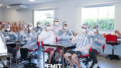 Colégio Anglo realiza visita-guiada em nossa Unidade
