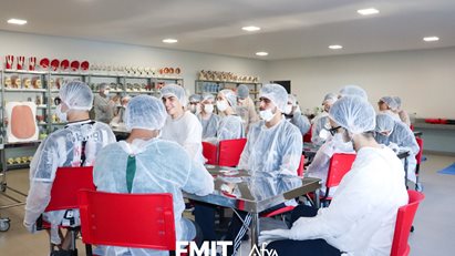 Colégio Anglo realiza visita-guiada em nossa Unidade