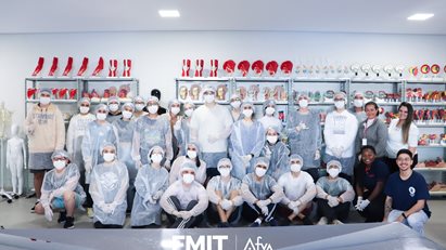 Colégio Anglo realiza visita-guiada em nossa Unidade