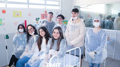Colégio Anglo realiza visita-guiada em nossa Unidade