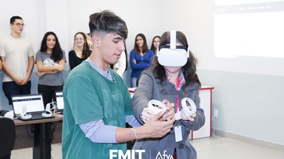 Colégio Anglo realiza visita-guiada em nossa Unidade