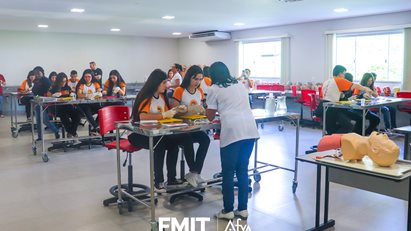 Colégio 1º de junho realiza visita-guiada em nosso campus