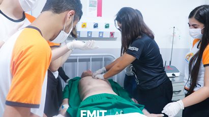 Colégio 1º de junho realiza visita-guiada em nosso campus