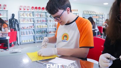 Colégio 1º de junho realiza visita-guiada em nosso campus