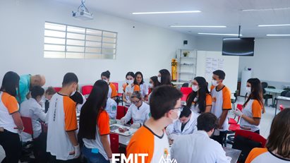 Colégio 1º de junho realiza visita-guiada em nosso campus