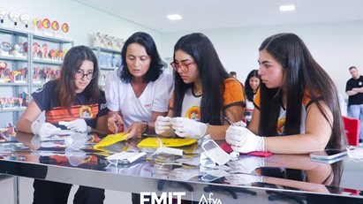 Colégio 1º de junho realiza visita-guiada em nosso campus