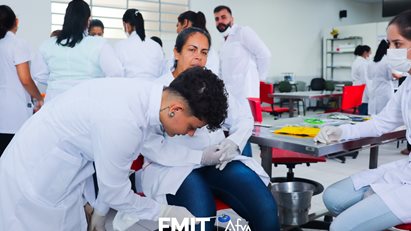 Curso Técnico SENAC realiza visita guiada no campus da FMIT