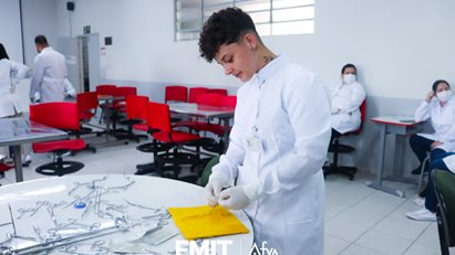 Curso Técnico SENAC realiza visita guiada no campus da FMIT