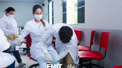 Curso Técnico SENAC realiza visita guiada no campus da FMIT
