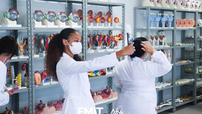 Curso Técnico SENAC realiza visita guiada no campus da FMIT