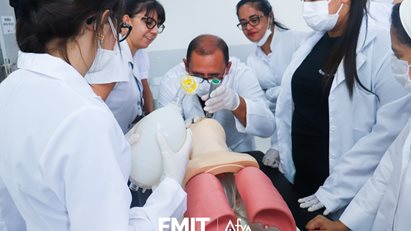 Curso Técnico SENAC realiza visita guiada no campus da FMIT