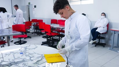 Curso Técnico SENAC realiza visita guiada no campus da FMIT