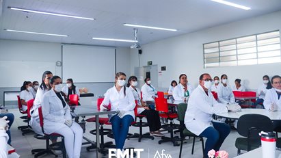 Curso Técnico SENAC realiza visita guiada no campus da FMIT
