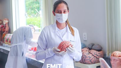 Curso Técnico SENAC realiza visita guiada no campus da FMIT