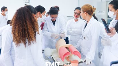 Curso Técnico SENAC realiza visita guiada no campus da FMIT
