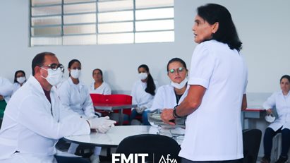 Curso Técnico SENAC realiza visita guiada no campus da FMIT