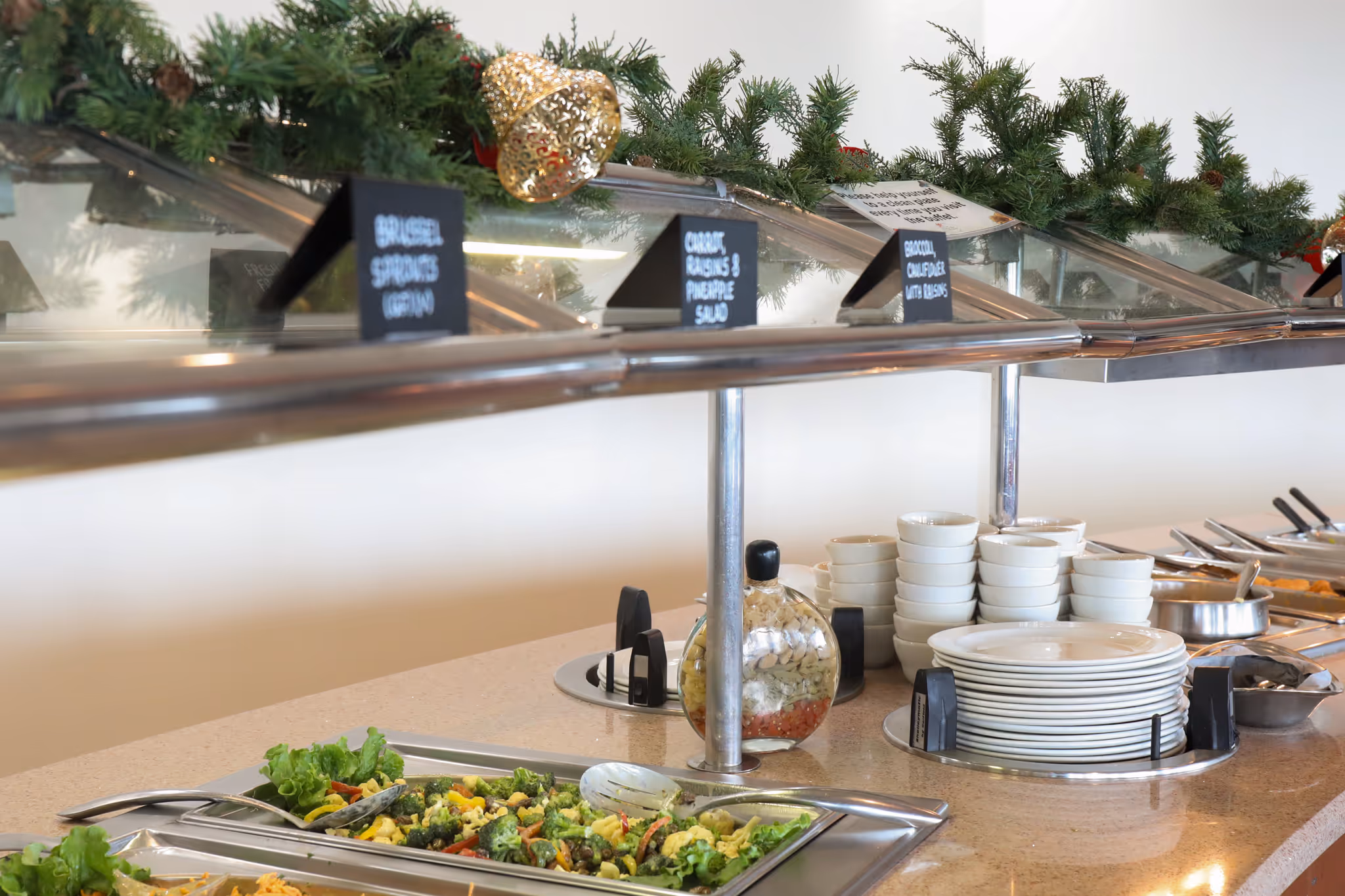 The Garden Restaurant Holiday in the Gardens Buffet from November 23 to January 1 except November 27 and December 25
