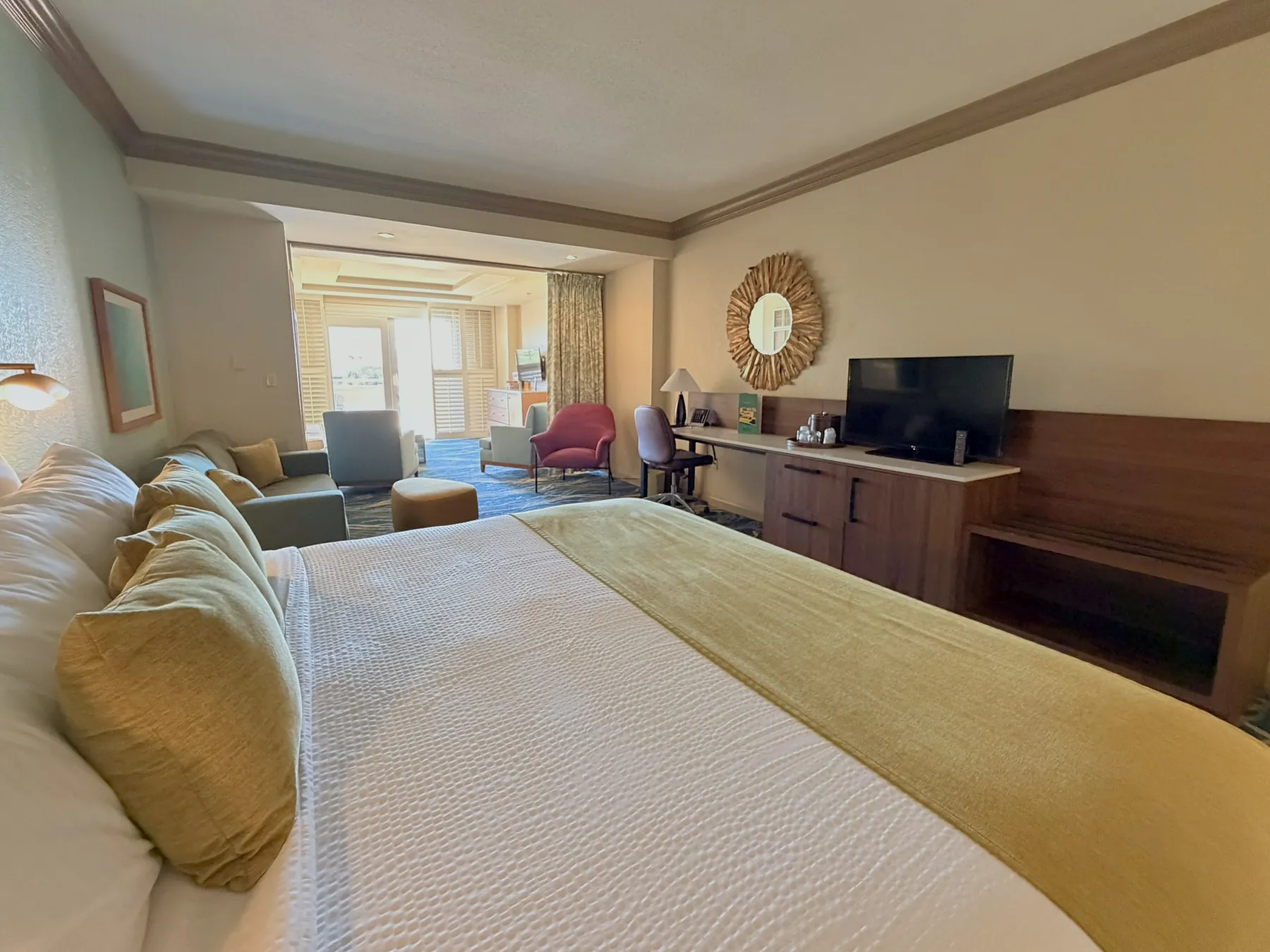King Junior Suite with balcony at Moody Gardens Hotel