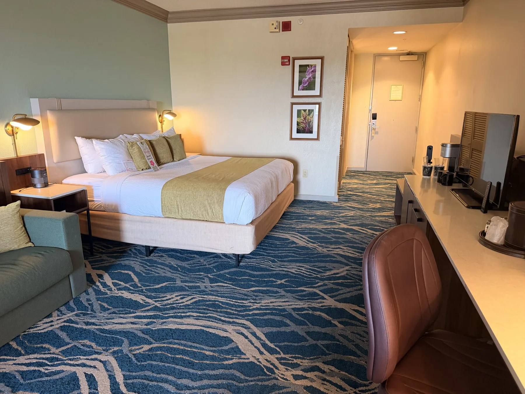 King Junior Suite with Balcony, Accessible at Moody Gardens Hotel, photo 1