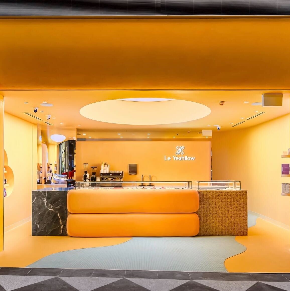 Melbourne’s premium cake shop Le Yeahllow, has opened their fourth store at Collins Arcade.