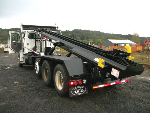 Western Cascade Container old Chain Roll-off after remounting on new chassis