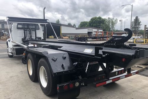 Western Cascade Container old Chain Roll-off after remounting on new chassis