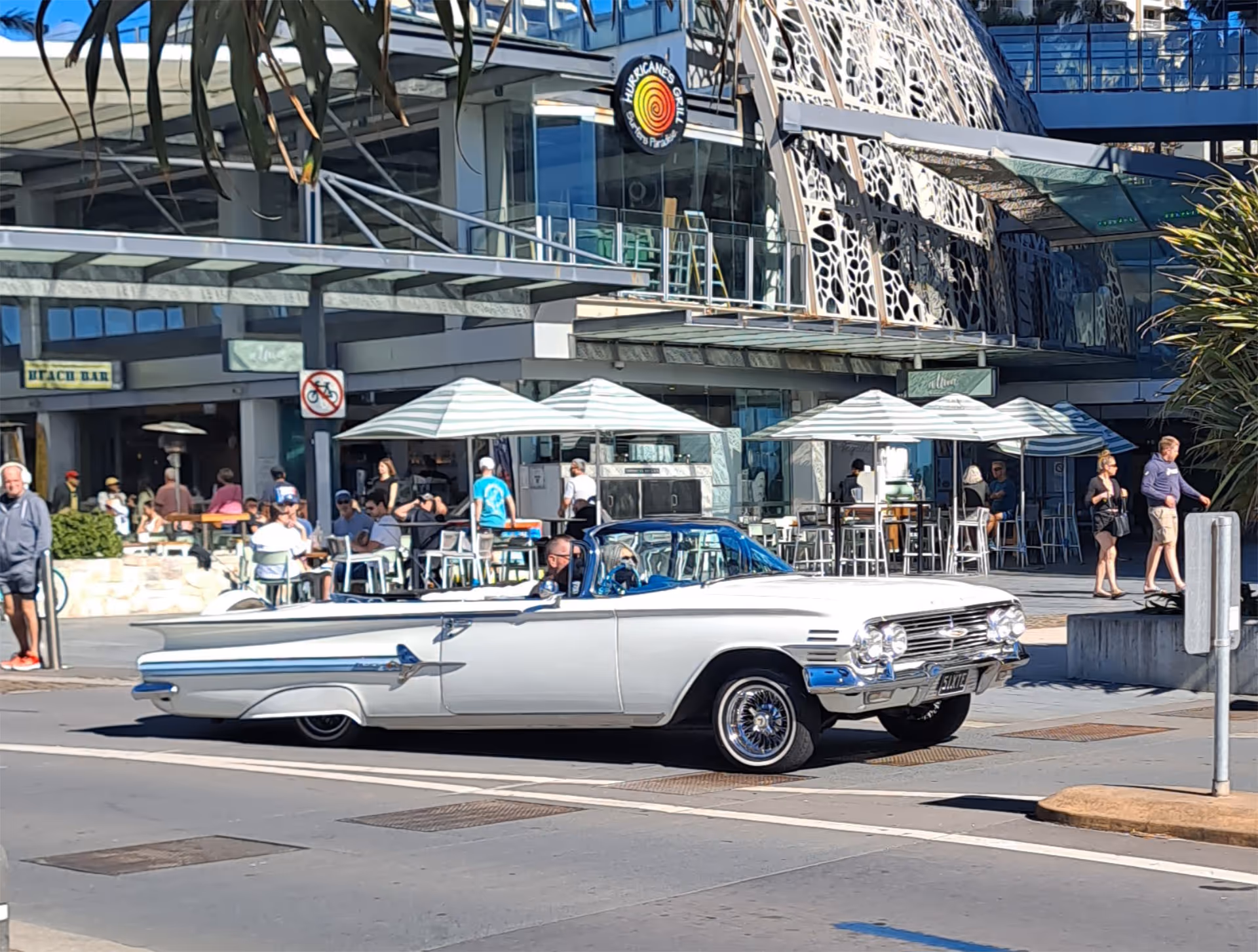 Belle air coupe Surfers Paradise esplanade