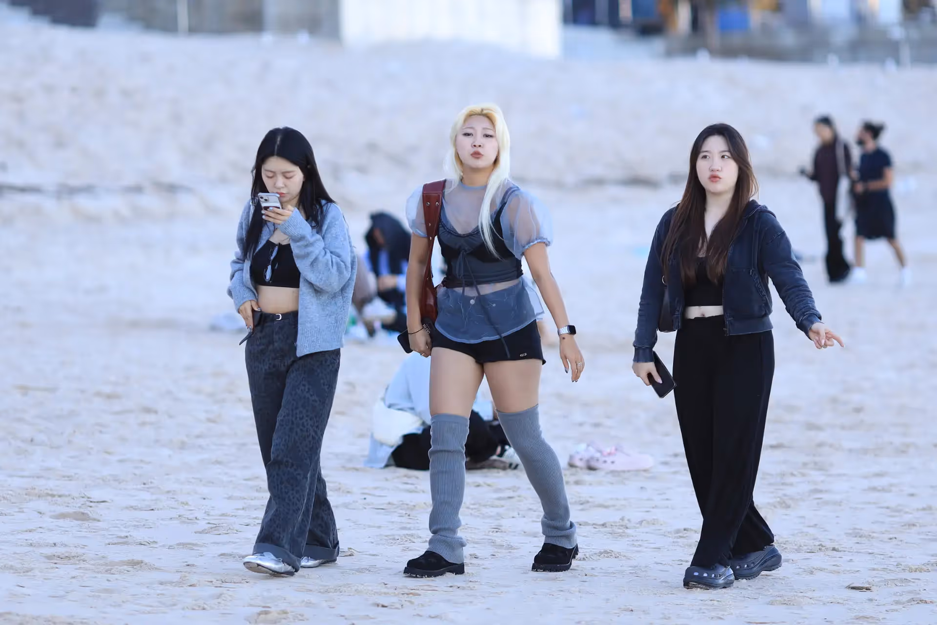 Surfers Paradise beach taking photos women