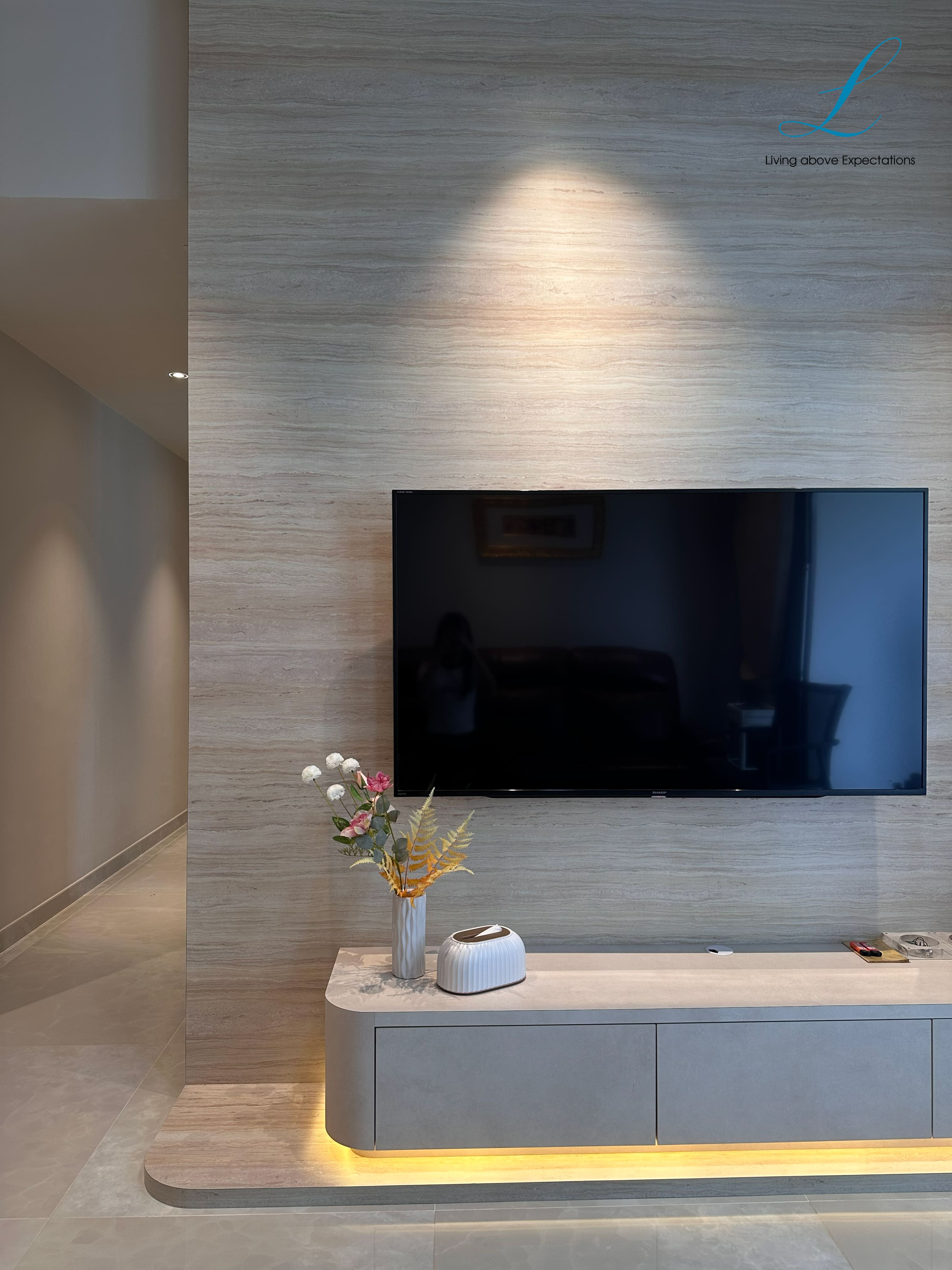 A Warm and Functional Contemporary Home