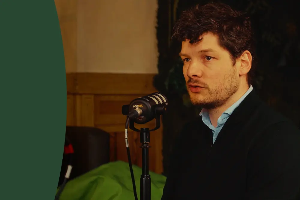 Gert-Jan Ceyssens van Bancontact tijdens een POMcast-aflevering over phishing