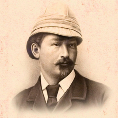 Položení kytice k soše Dr. Emila Holuba