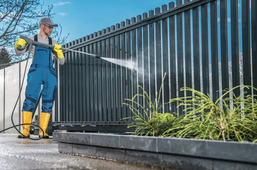 5 Reasons Why Your Fence Needs a Professional Power Wash