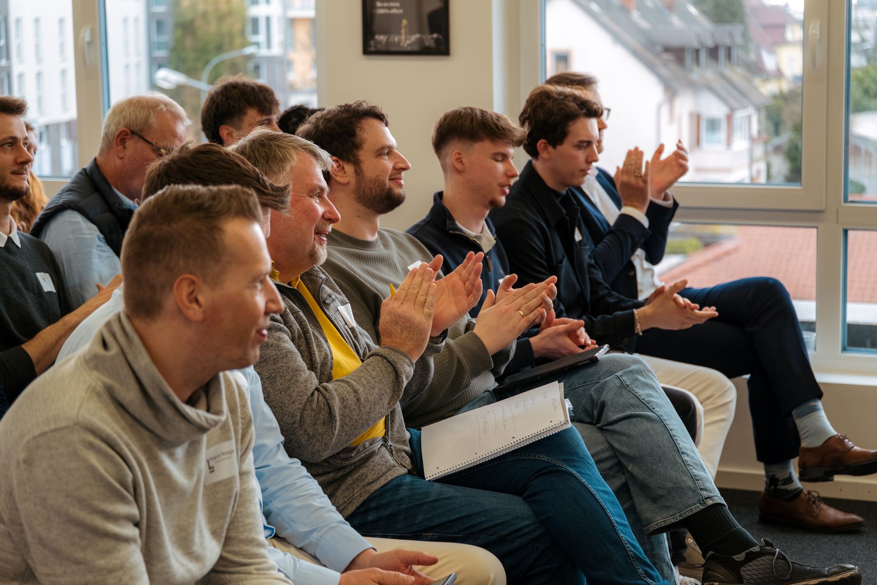 Applaus vom Publikum beim Office Marketing Day