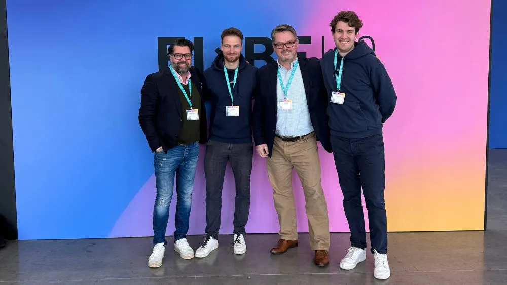 POM geht eine Partnerschaft mit Debtist