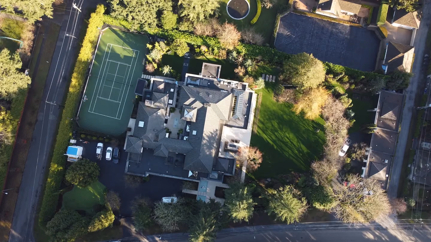 Metal roof installation in Vancouver, completed roof
