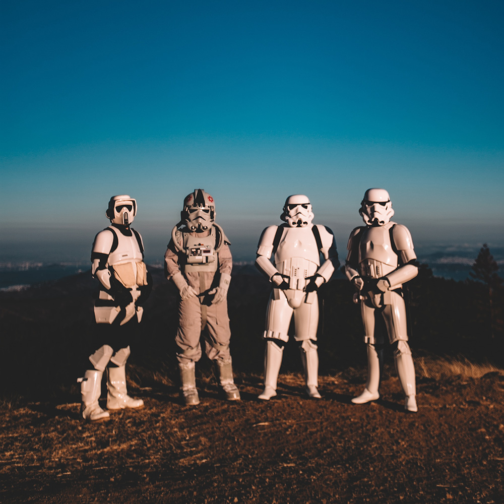 4 man on a starwars costume